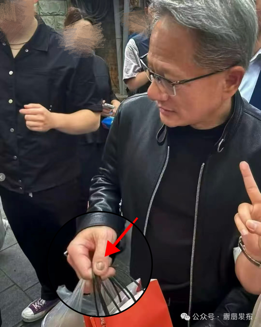 【朋朋修脚】热搜刷屏！黄仁勋指甲异常引热议｜指甲发黄增厚，不止是灰指甲！